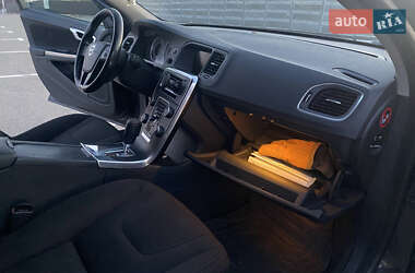 Универсал Volvo V60 2011 в 