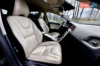 Универсал Volvo V60 2010 в 