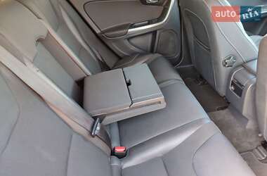Универсал Volvo V60 2013 в 