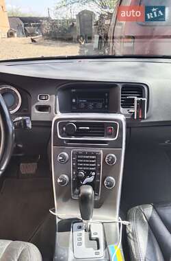 Универсал Volvo V60 2012 в 