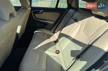 Универсал Volvo V60 2015 в 