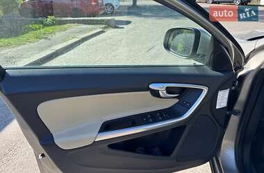 Универсал Volvo V60 2015 в 