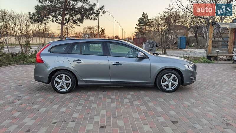 Универсал Volvo V60 2018 в Киеве фото 11 Универсал Volvo V60 2018 в Киеве