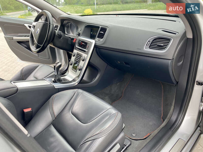 Универсал Volvo V60 2016 в Львове фото 25 Универсал Volvo V60 2016 в Львове