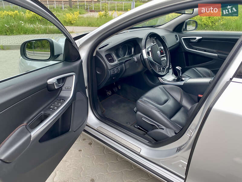 Универсал Volvo V60 2016 в Львове фото 26 Универсал Volvo V60 2016 в Львове