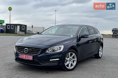 Універсал Volvo V60 2015 в Радивиліві