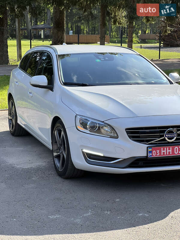 Універсал Volvo V60 2015 в Луцьку
