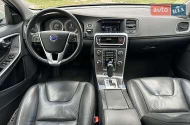 Универсал Volvo V60 2011 в 