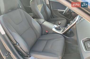 Универсал Volvo V60 2011 в 