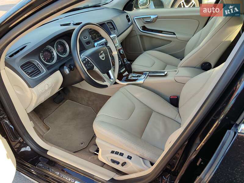Универсал Volvo V60 2011 в Киеве