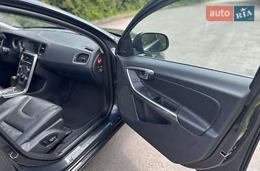 Универсал Volvo V60 2012 в 