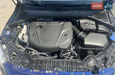 Универсал Volvo V60 2015 в 