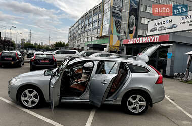 Универсал Volvo V60 2011 в 