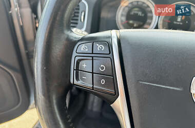 Универсал Volvo V60 2011 в 