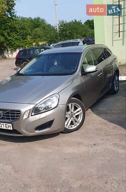 Універсал Volvo V60 2011 в Луцьку