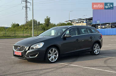 Универсал Volvo V60 2012 в 