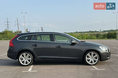 Универсал Volvo V60 2012 в 