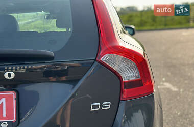 Универсал Volvo V60 2012 в 