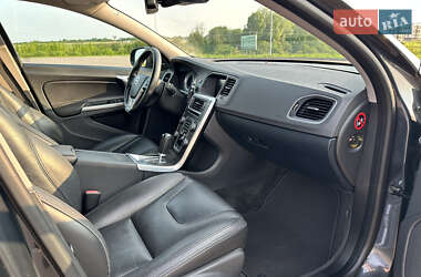 Универсал Volvo V60 2012 в 