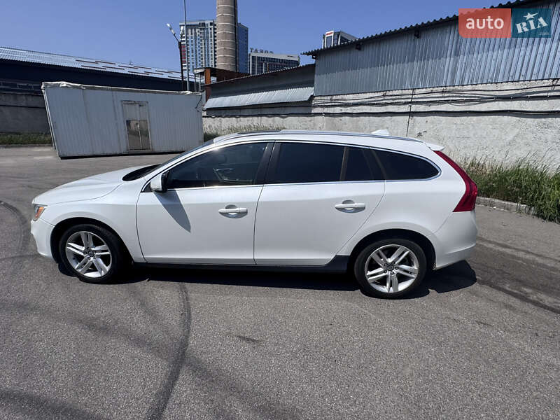Универсал Volvo V60 2015 в Киеве