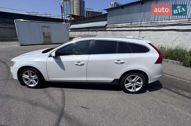 Универсал Volvo V60 2015 в 