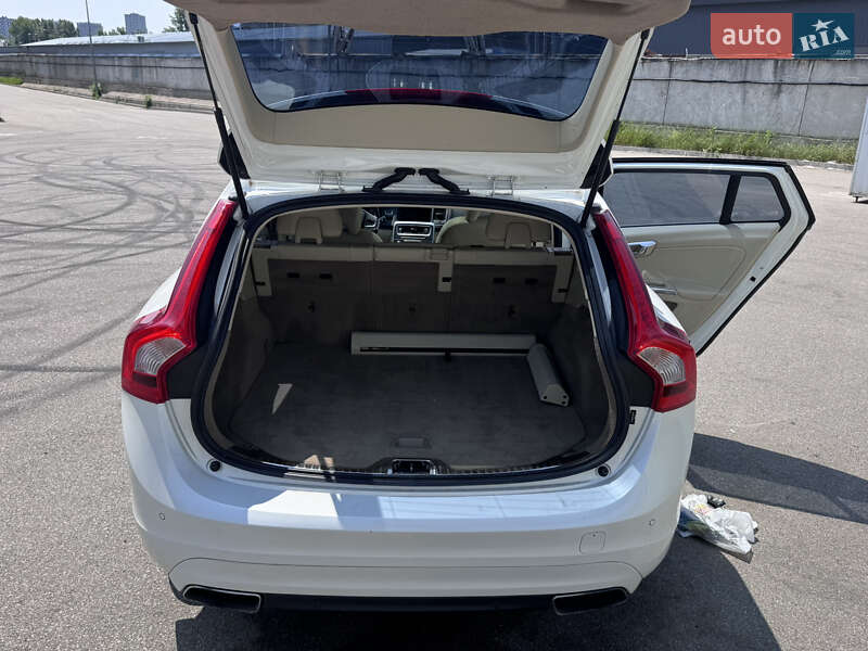 Универсал Volvo V60 2015 в Киеве