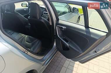 Универсал Volvo V60 2011 в 