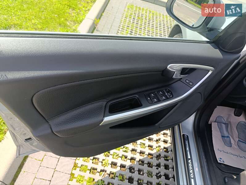 Универсал Volvo V60 2011 в Львове фото 27 Универсал Volvo V60 2011 в Львове