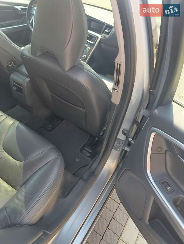 Универсал Volvo V60 2011 в Львове фото 35 Универсал Volvo V60 2011 в Львове