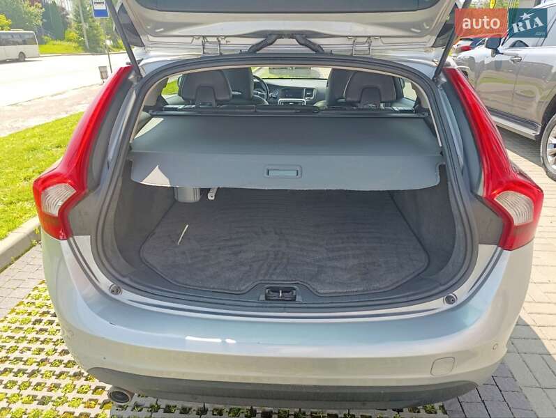 Универсал Volvo V60 2011 в Львове фото 43 Универсал Volvo V60 2011 в Львове