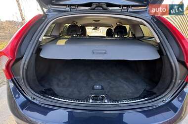 Универсал Volvo V60 2015 в 