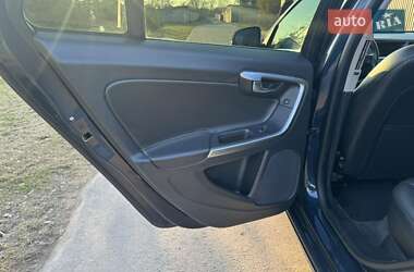 Универсал Volvo V60 2015 в 