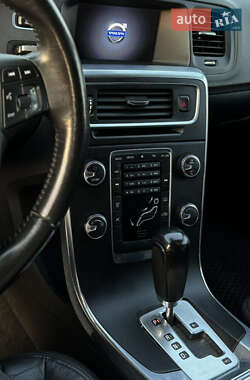 Универсал Volvo V60 2011 в 