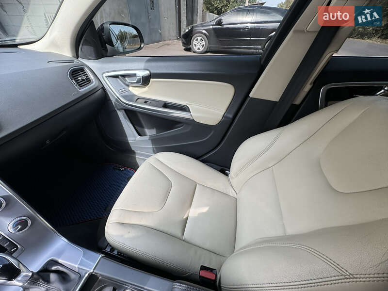 Универсал Volvo V60 2016 в Харькове