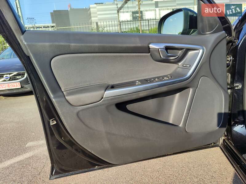 Универсал Volvo V60 2014 в Киеве