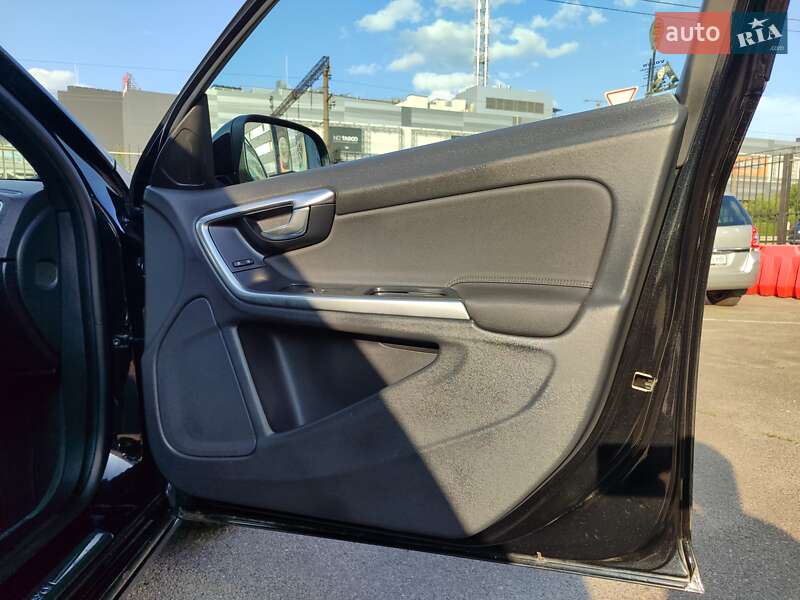 Универсал Volvo V60 2014 в Киеве