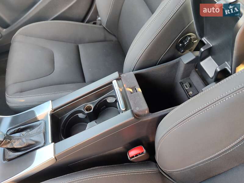 Универсал Volvo V60 2014 в Киеве