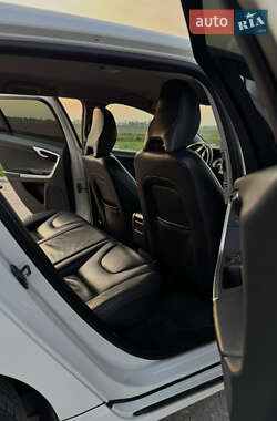 Универсал Volvo V60 2011 в 