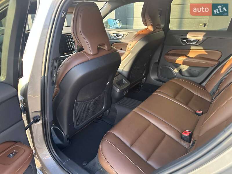 Универсал Volvo V60 2021 в Ровно