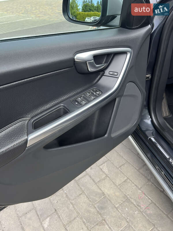 Универсал Volvo V60 2011 в Луцке