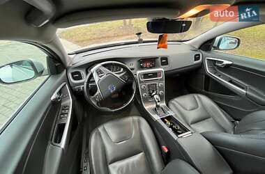 Универсал Volvo V60 2014 в 