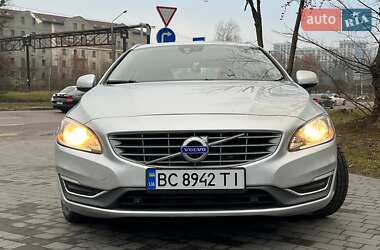 Универсал Volvo V60 2014 в 