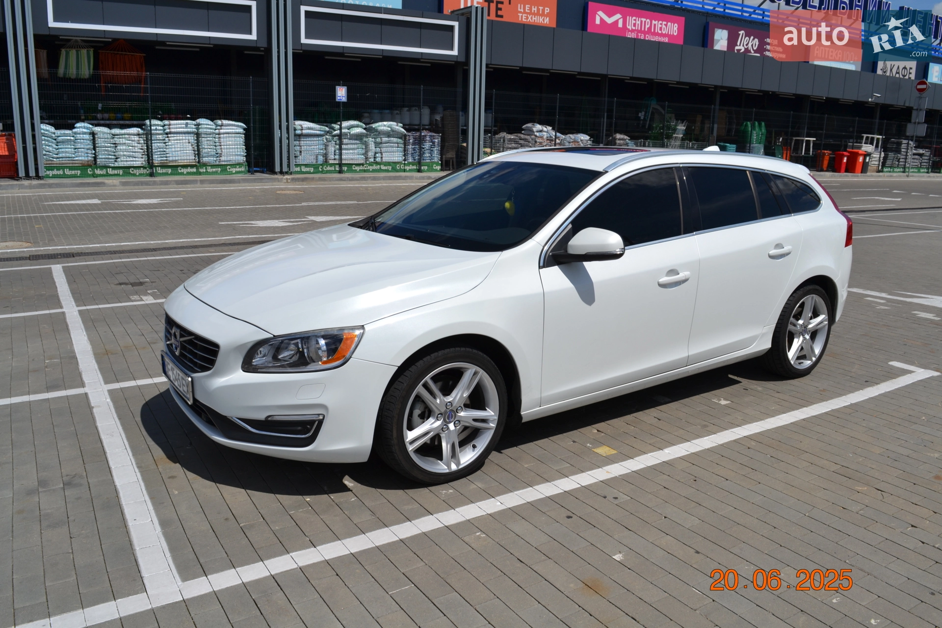 2017 Volvo V60 - мініатюра 2