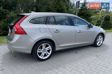 Универсал Volvo V60 2015 в 
