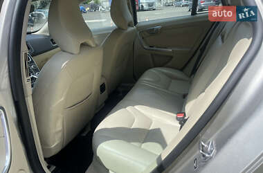 Универсал Volvo V60 2015 в 