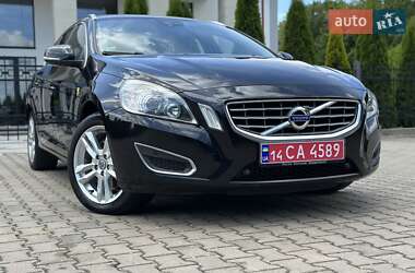 Универсал Volvo V60 2012 в 
