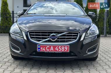 Универсал Volvo V60 2012 в 