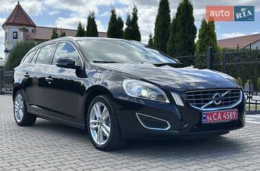 Универсал Volvo V60 2012 в 