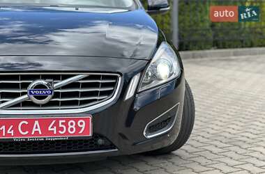 Универсал Volvo V60 2012 в 