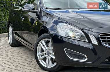 Универсал Volvo V60 2012 в 